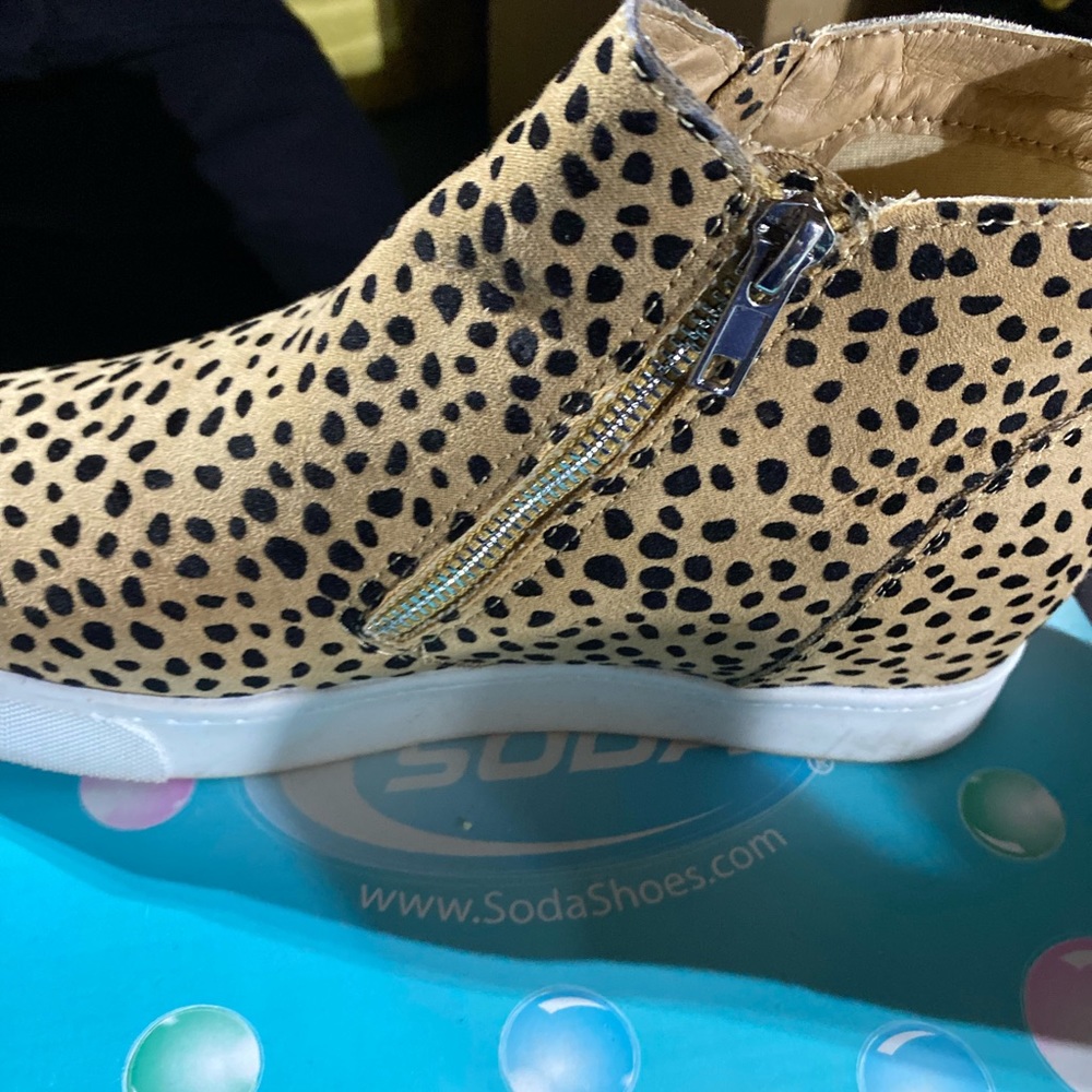 Cute sneaker/bootie